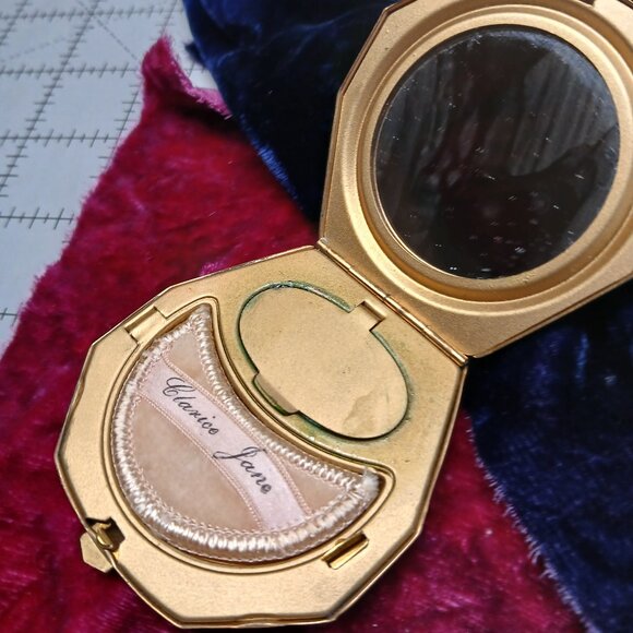 Clarice Jane Compact - Picture 4 of 8